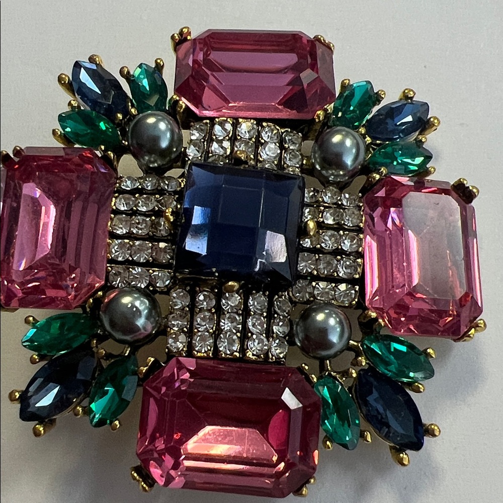 Elegant Pink and Blue Gemstone Brooch - Picture 2 of 8